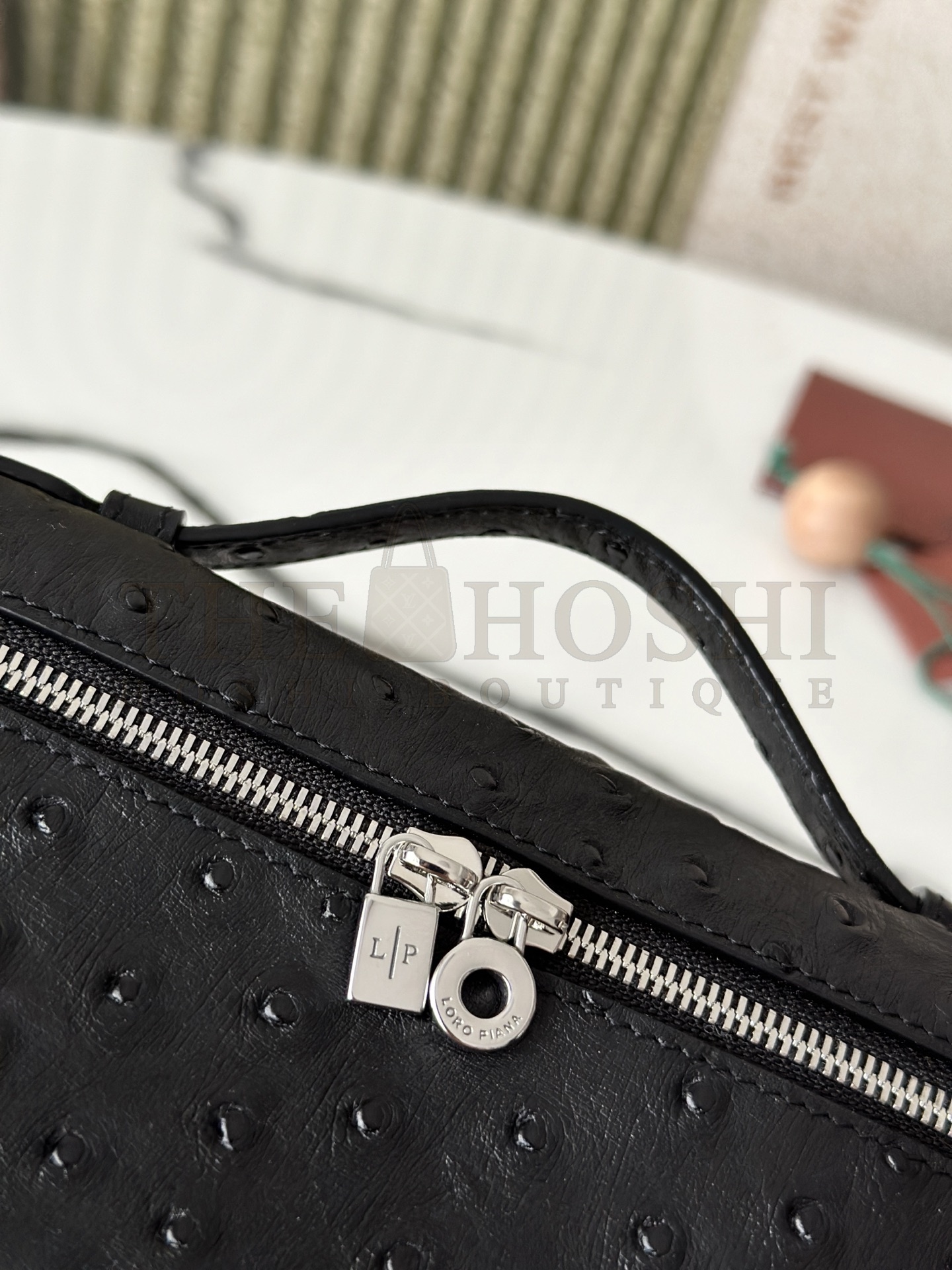 L0r0 P1ana LP L19 Extra Pocket Ostrich Leather Clutch Crossbody Bag 19x6.5x11cm Master Quality