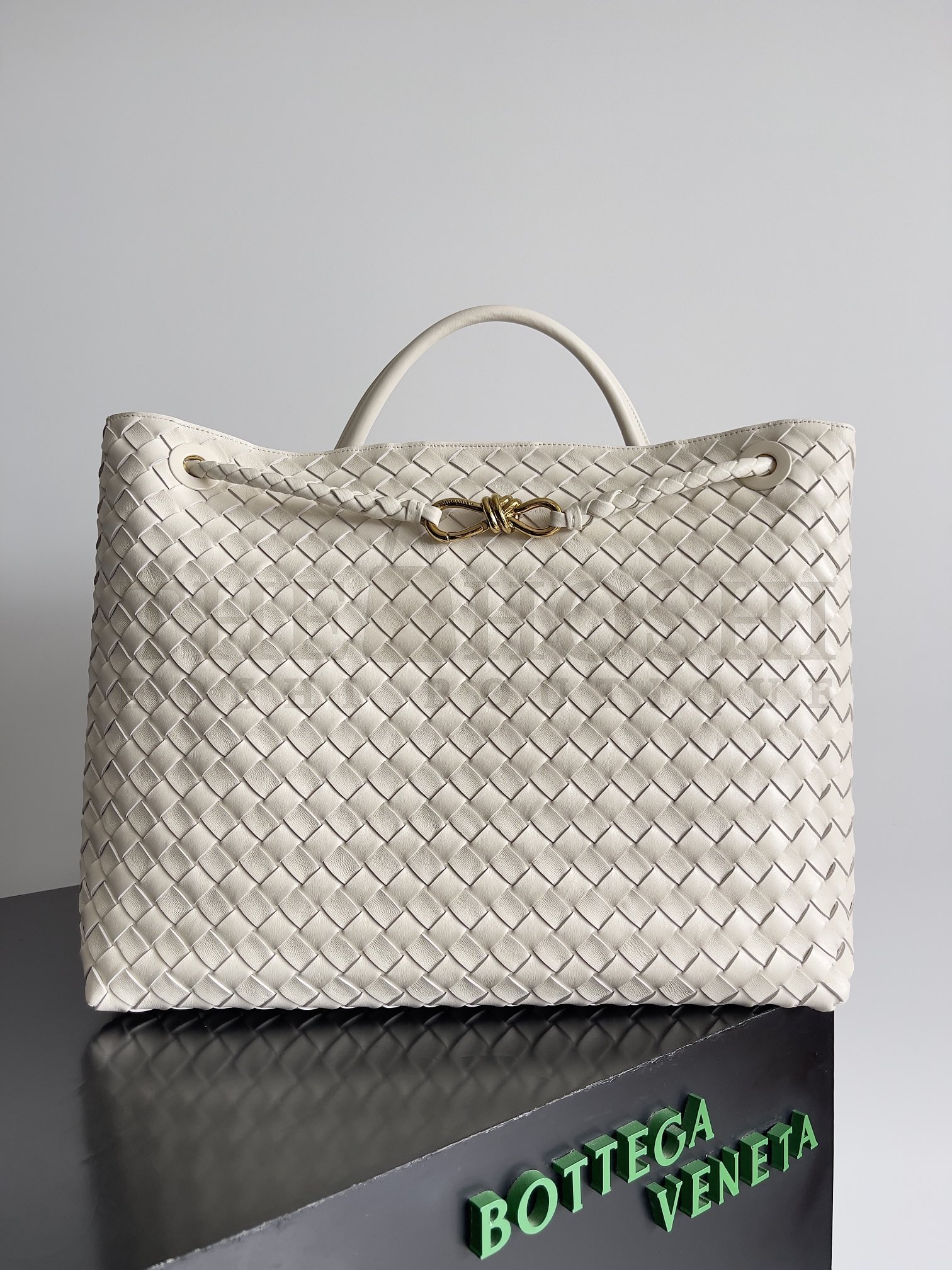 B0tt*ga Ven*ta BV Andiamo Bag Large 32cm Handle Drop 44cm Style Code 743575 Master Quality