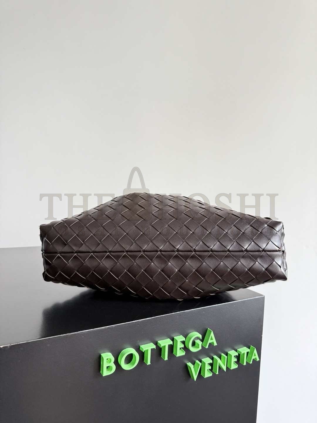B0tt*ga Ven*ta bv Dustbag Notte Intrecciato Leather Pouch Bag with Gold Chain Strap Luxury Crossbody Bag Master Quality