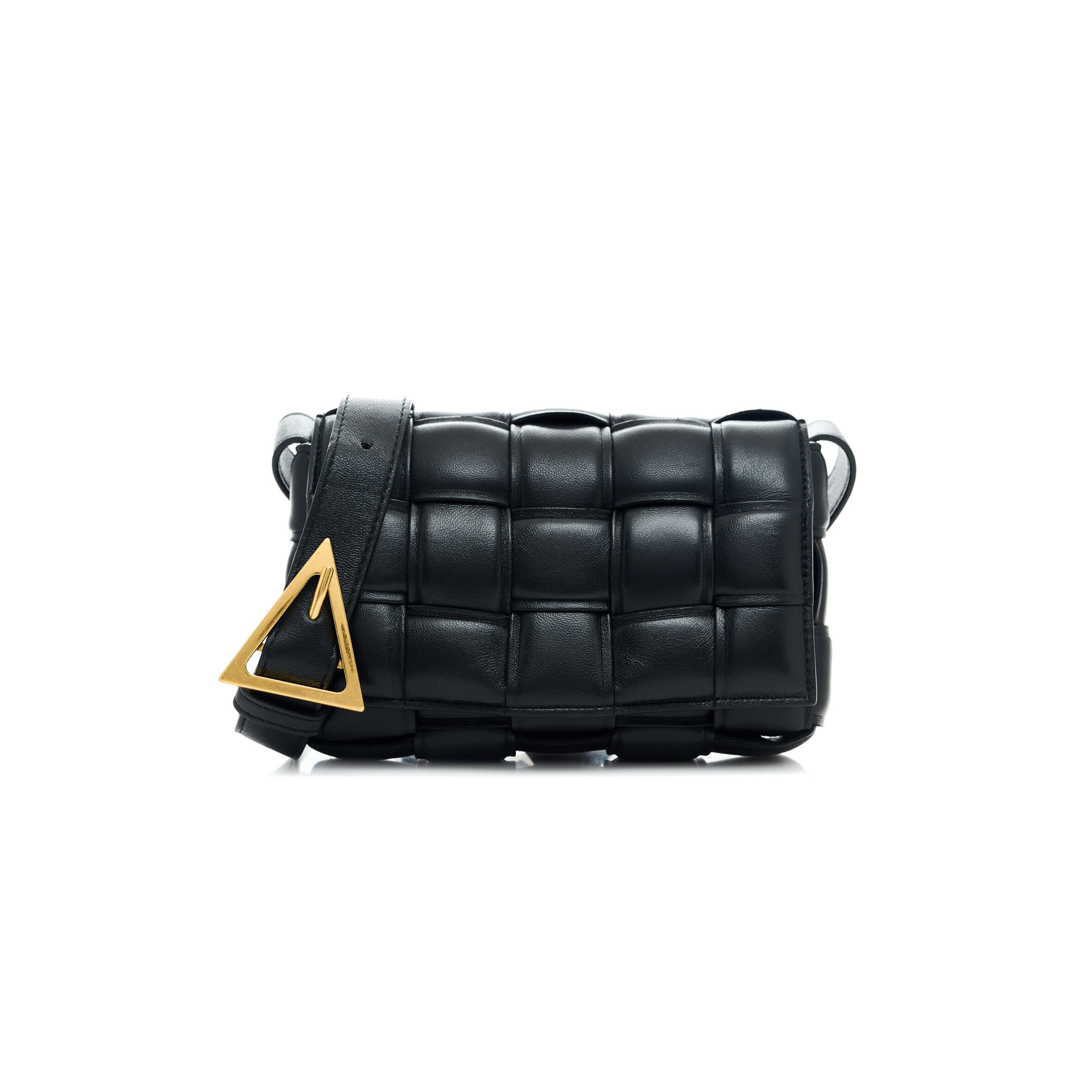 B0tt*ga Ven*ta NAPPA MAXI INTRECCIATO SMALL PADDED CASSETTE CROSSBODY BAG BLACK  (19*12*5cm) Master Quality