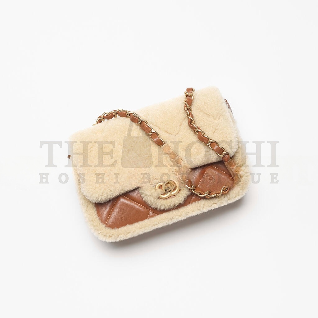Ch**el SHEARLING LAMBSKIN &amp; GOLD-TONE METAL FLAP BAG AS5148 (18*12*6cm) Master Quality