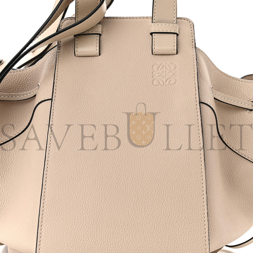 L0ew* GRAINED CALFSKIN SMALL HAMMOCK SHOULDER BAG SAND (30*25*13.5cm) Master Quality