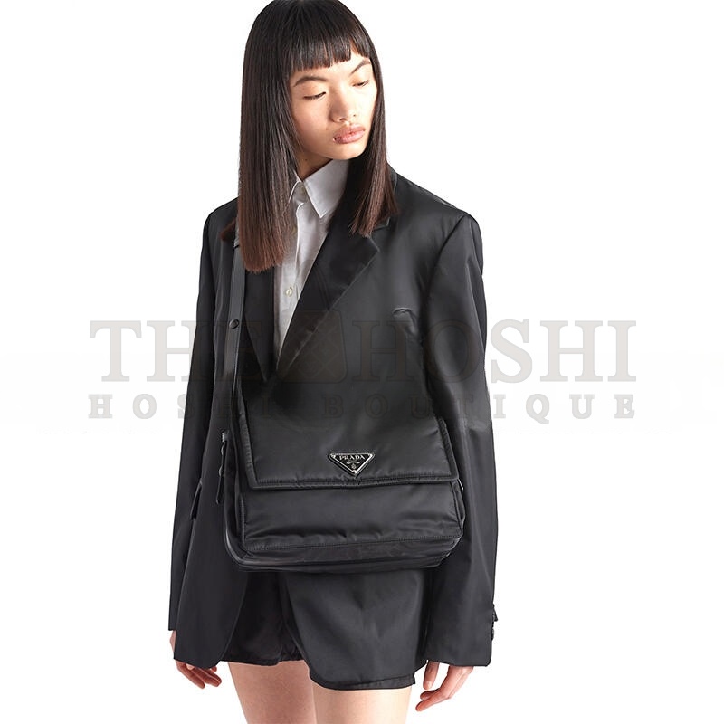 Pra*a TRAVELLER MEDIUM PADDED RE-NYLON BAG 1BD255 (30*21.5*12cm) Master Quality