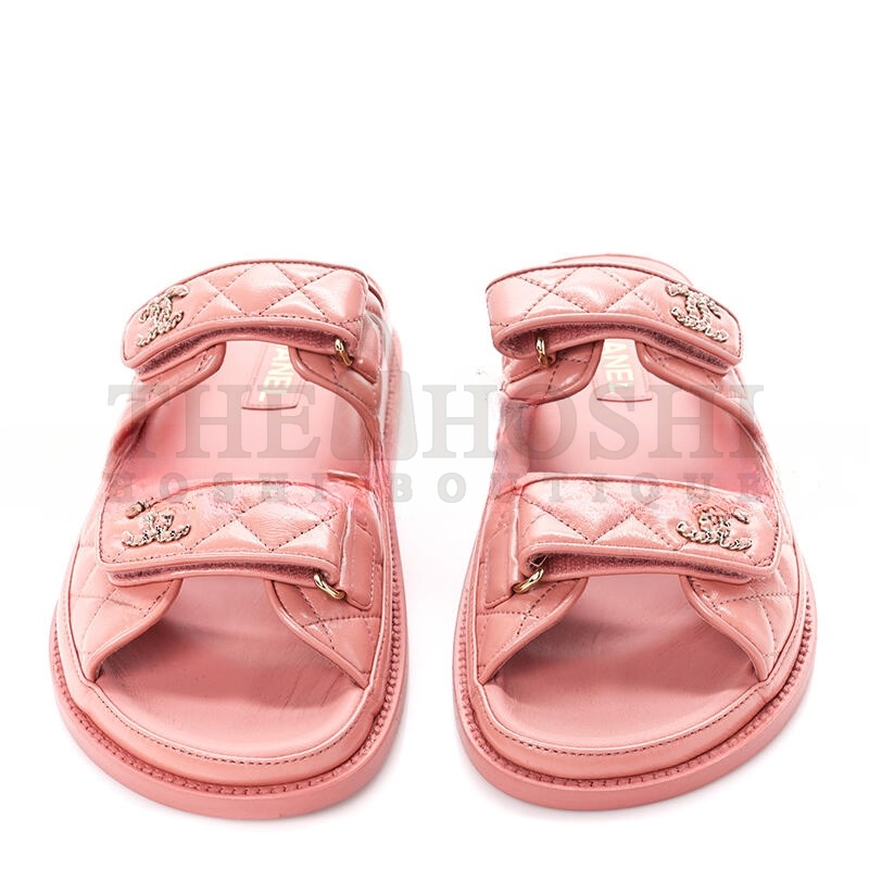 Ch**el LAMBSKIN QUILTED VELCRO DAD CHAIN CC SLIDE SANDALS Master Quality