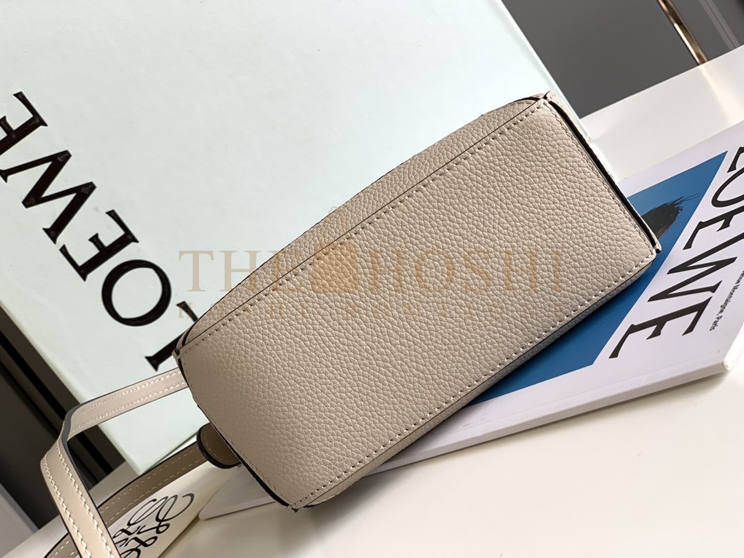 L0ew* LW Puzzle Mini Leather Bag 061838F540 18×12.5×8 cm